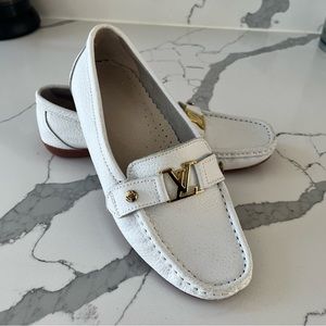 White Leather Louis Vuitton shoes size 7.5 super comfy lightly used